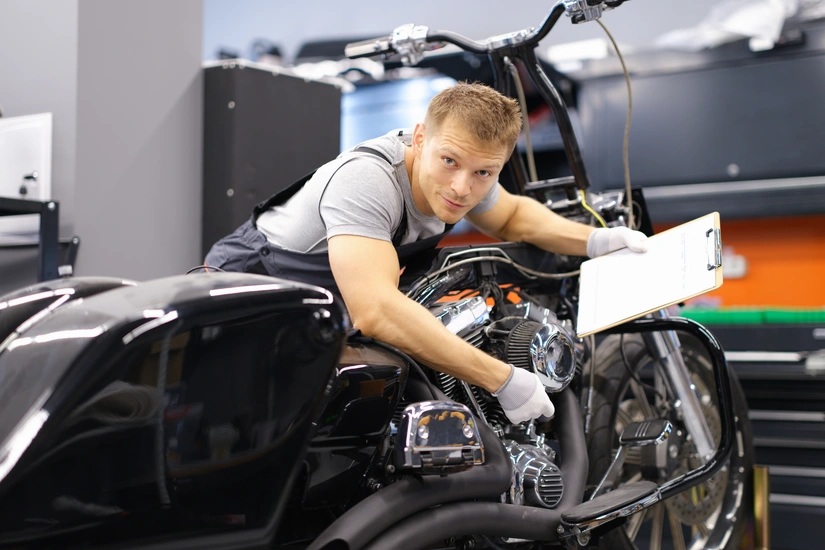 Service reparation moto 18 entre particuliers